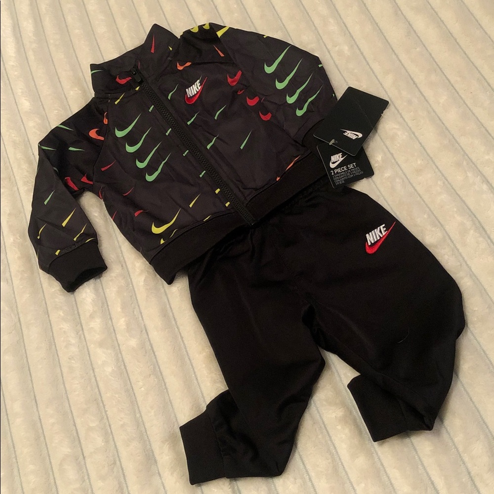 ✔️Nike Kids Black Tracksuit Style 
    Vibrant Swooshes NWT